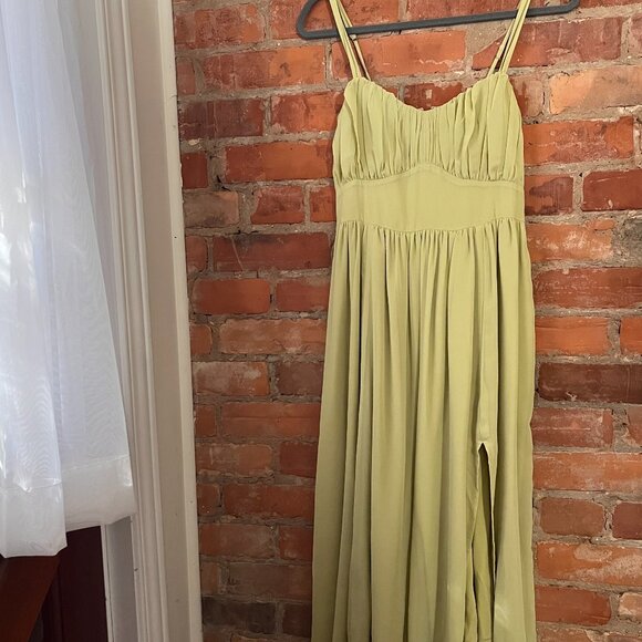 Abercrombie & Fitch Dresses & Skirts - NWT Abercrombie & Fitch Ruched Chiffon Green Midi Dress